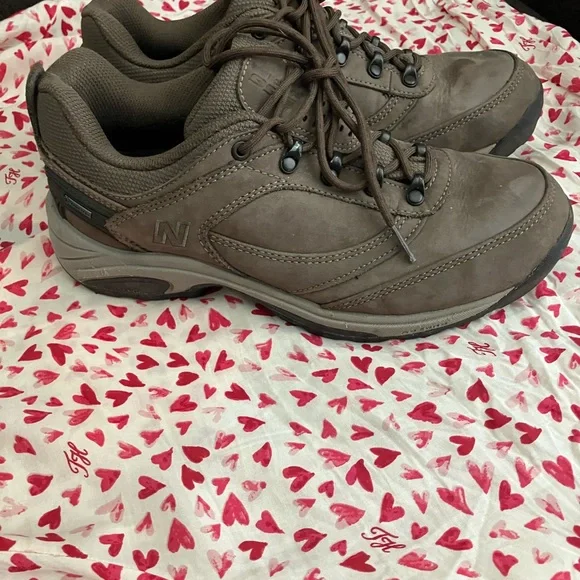 WATERPROOF New Balance Goretex shoes women 9 - Picture 14 of 15